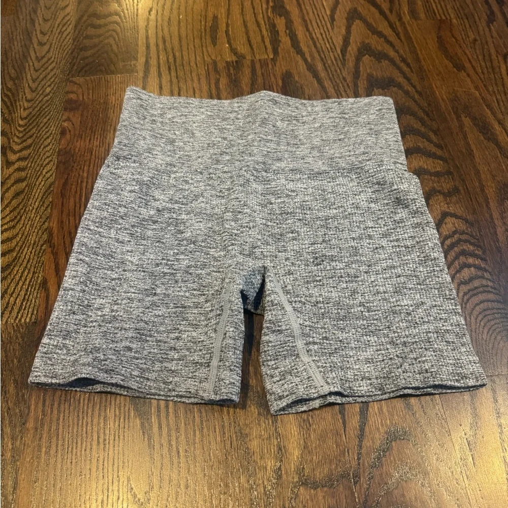 Colsie Heathered Gray Women's Bike Shorts